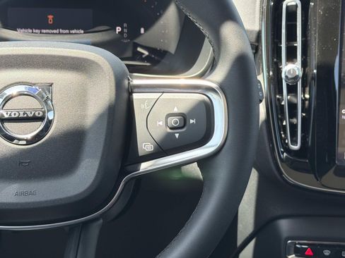 New 2026 Volvo XC40 B5 Core AWD/4WD image 9