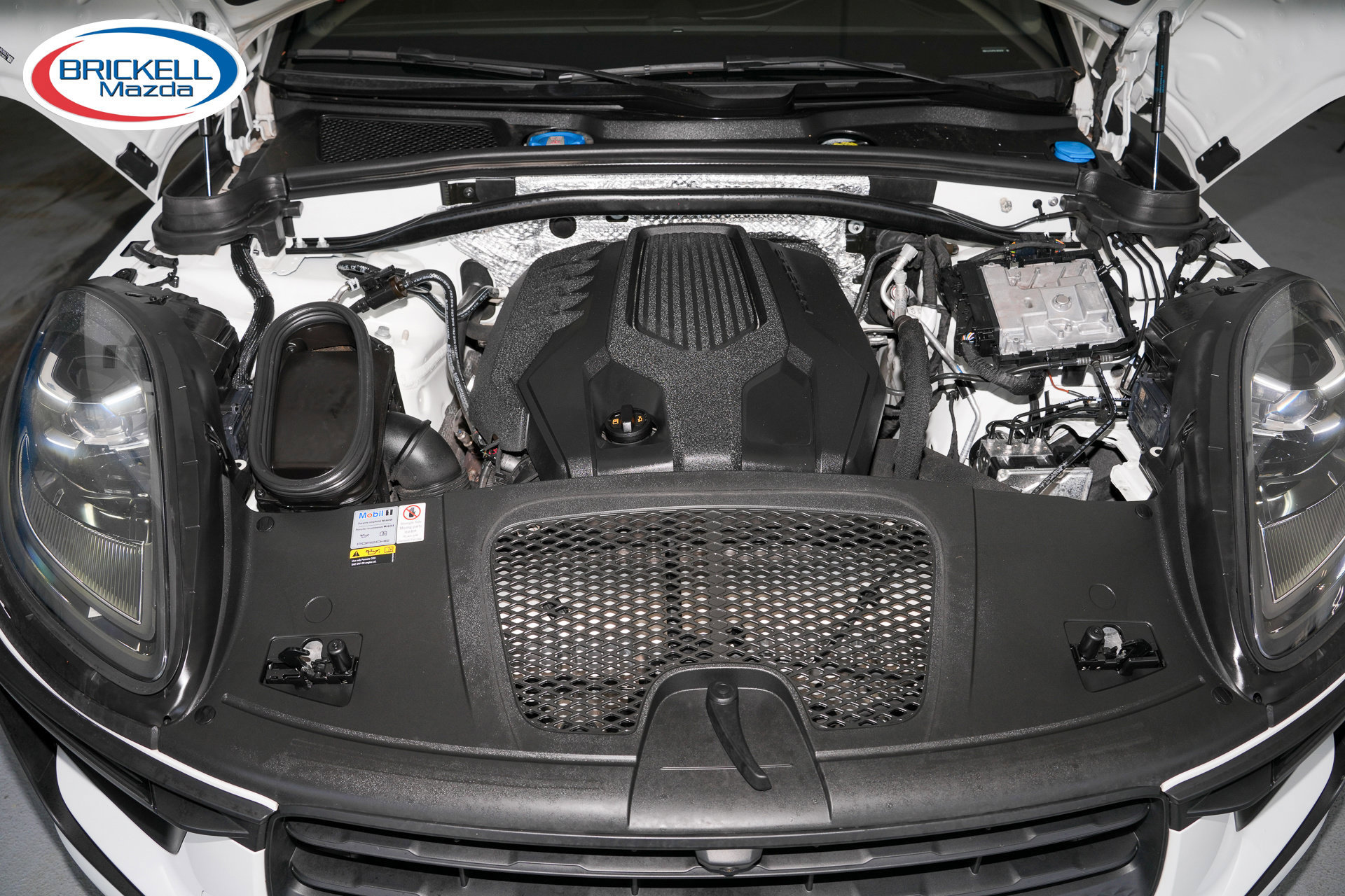 Used 2022 Porsche Macan AWD/4WD image 39