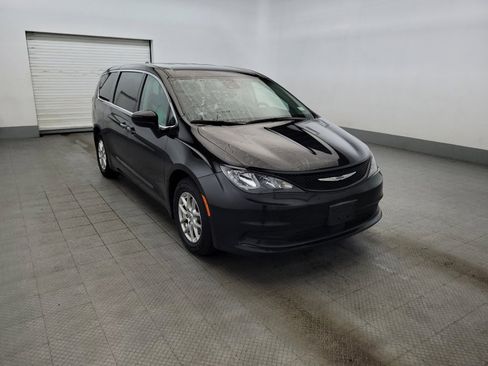 Used 2023 Chrysler Voyager LX FWD image 13