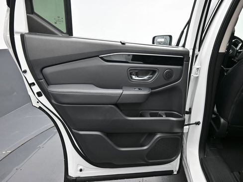 New 2025 Honda Pilot Touring image 35