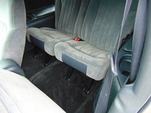 Used 2002 Chevrolet Blazer LS w/ Preferred Equipment Group image 9