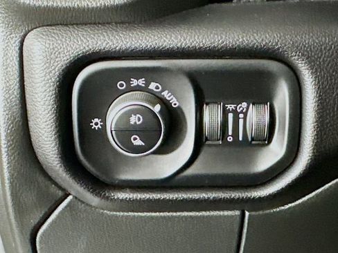 Used 2024 RAM 2500 Laramie AWD/4WD image 12