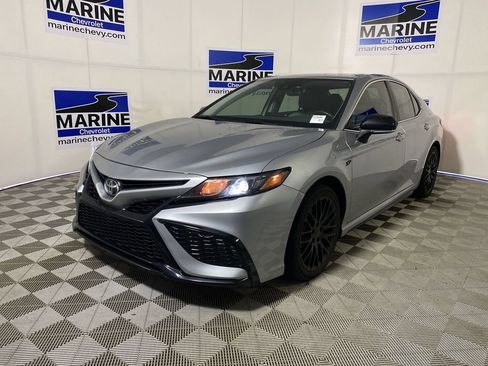 Used 2024 Toyota Camry SE w/ Cold Weather Package FWD image 14