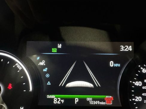 Used 2025 Toyota Sienna LE image 23