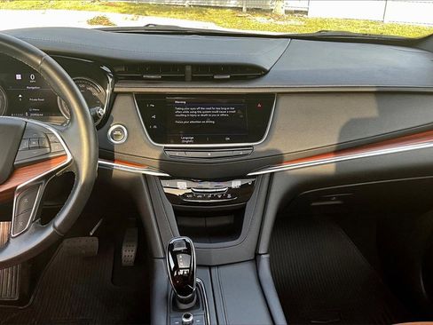 Used 2021 Cadillac XT5 Premium Luxury image 19