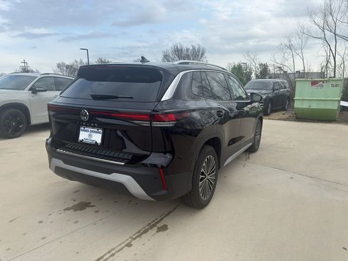New 2026 Volkswagen Tiguan S FWD image 5