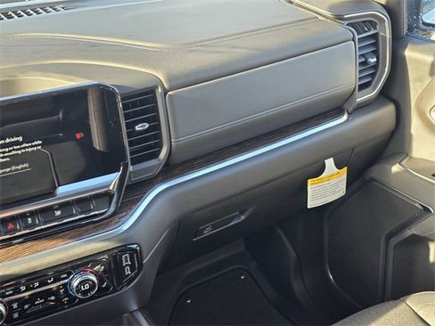 New 2026 GMC Sierra 1500 Elevation image 16