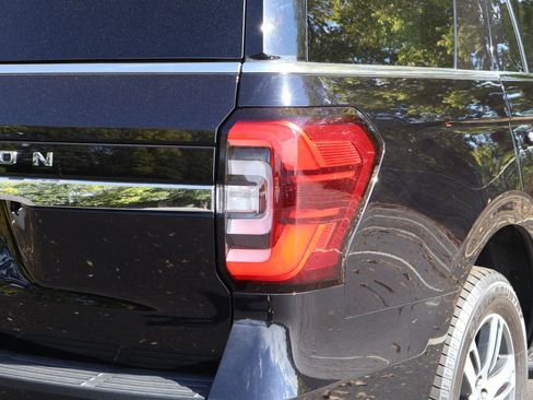 Used 2024 Ford Expedition Limited image 7