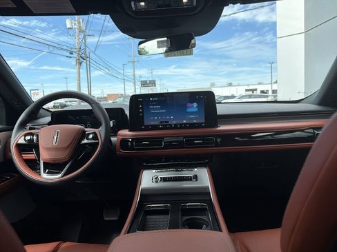 New 2026 Lincoln Aviator Reserve AWD/4WD image 10