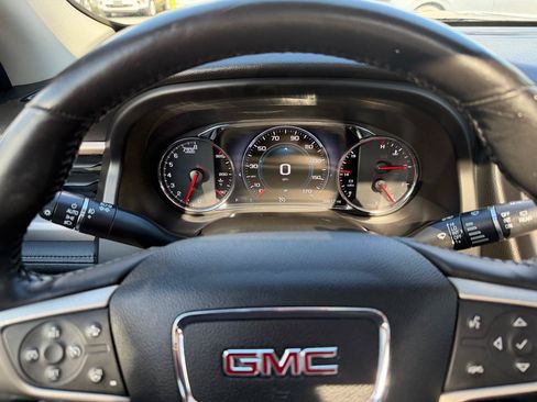 Used 2019 GMC Acadia Denali w/ Technology Package AWD/4WD image 31
