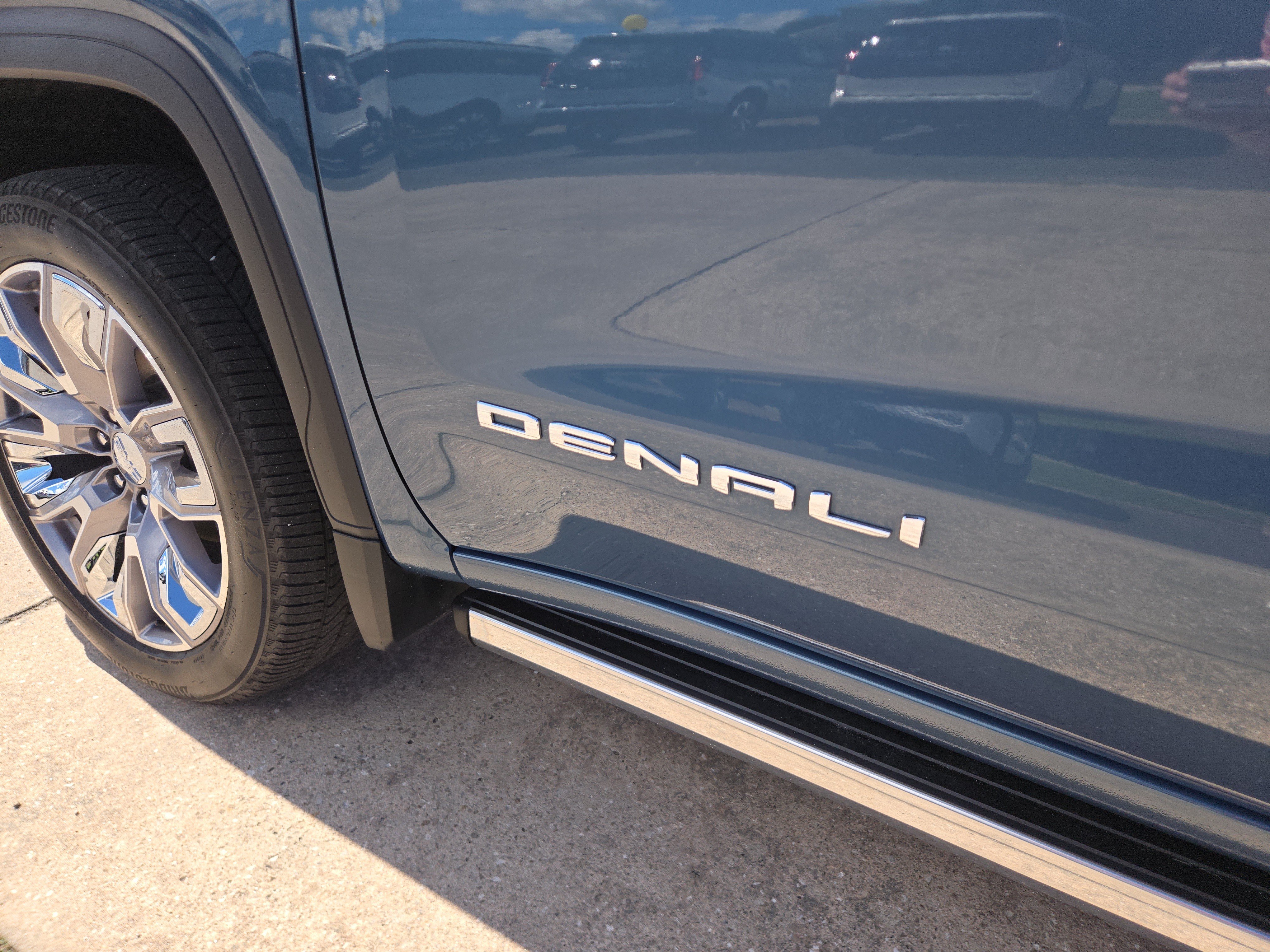 Used 2024 GMC Sierra 1500 Denali w/ Denali Reserve Package AWD/4WD image 23