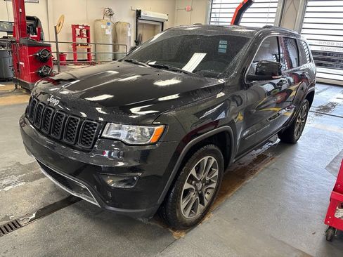 Used 2018 Jeep Grand Cherokee Limited w/ Trailer Tow Group IV AWD/4WD image 2