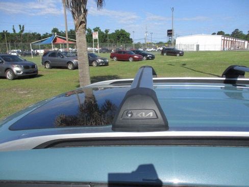 Used 2025 Kia Seltos EX w/ EX Sunroof Package image 12