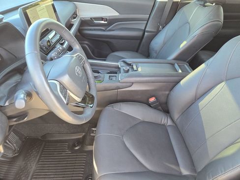 Used 2024 Toyota Grand Highlander Platinum image 15