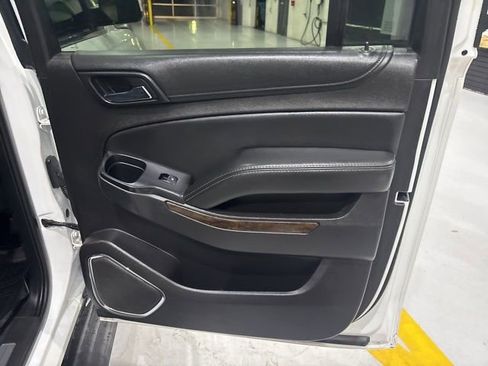 Used 2017 Chevrolet Suburban LT AWD/4WD image 33