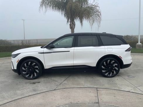 New 2026 Lincoln Nautilus Reserve w/ Jet Appearance Package image 2