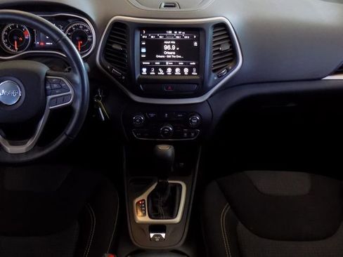 Certified 2017 Jeep Cherokee Latitude image 13