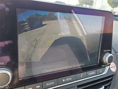 Used 2024 Nissan Altima 2.5 SV image 21