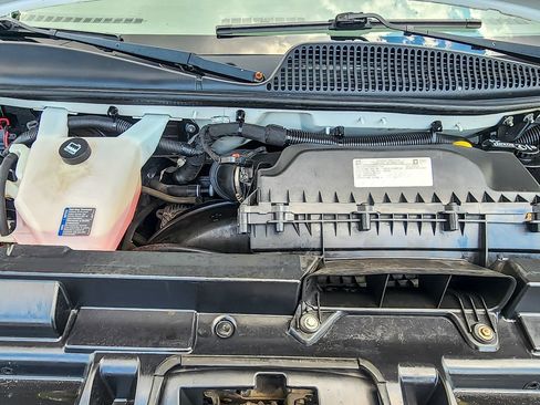 Certified 2018 Chevrolet Express 2500 w/ Driver Convenience Package image 16