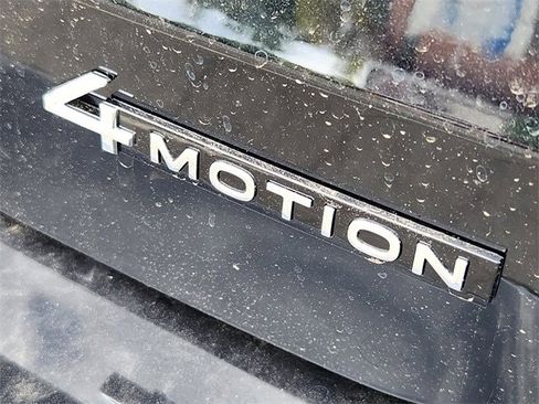 New 2025 Volkswagen Taos SE image 10