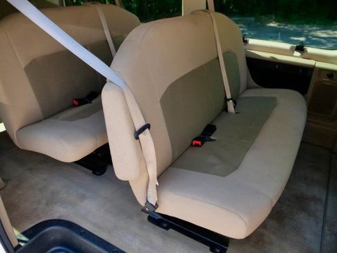 Used 2014 Ford E-350 and Econoline 350 XLT RWD image 25