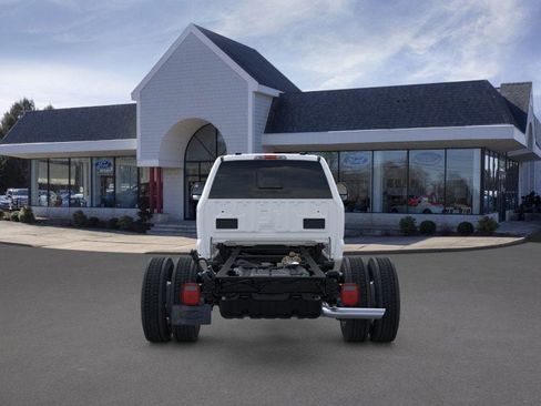 New 2025 Ford F450 XL w/ XL Chrome Package image 5