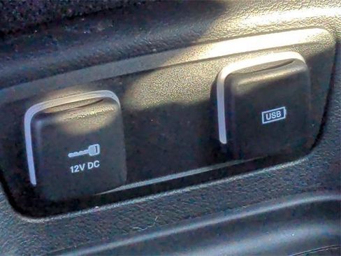 Certified 2020 Chrysler Pacifica Limited FWD image 33