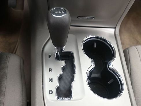Used 2012 Jeep Grand Cherokee Laredo RWD image 12