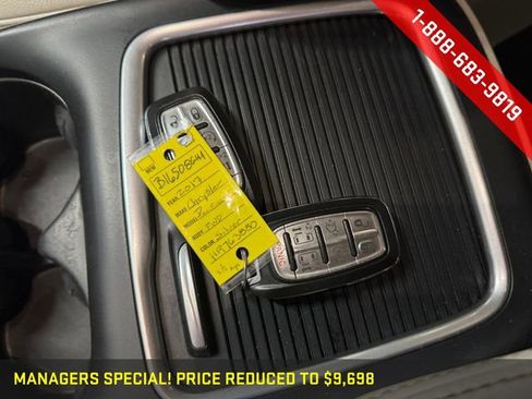 Used 2017 Chrysler Pacifica Touring-L Plus w/ Tire & Wheel Group image 27