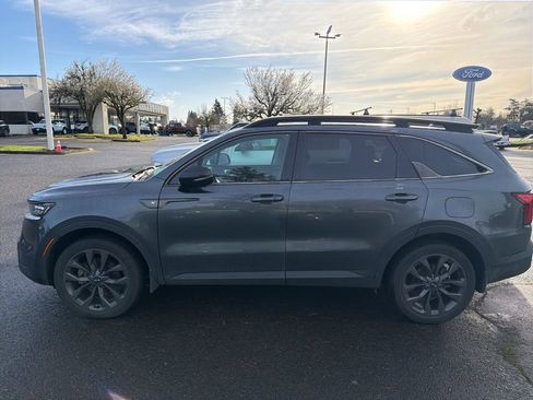 Used 2021 Kia Sorento SX Prestige image 2