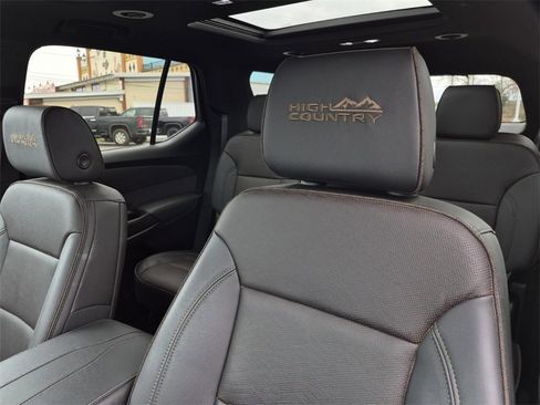 Used 2023 Chevrolet Traverse High Country image 38