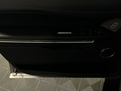 Used 2024 Ford Expedition XLT image 27