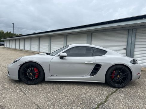 Used 2018 Porsche 718 Cayman GTS w/ GTS Interior Package RWD image 2