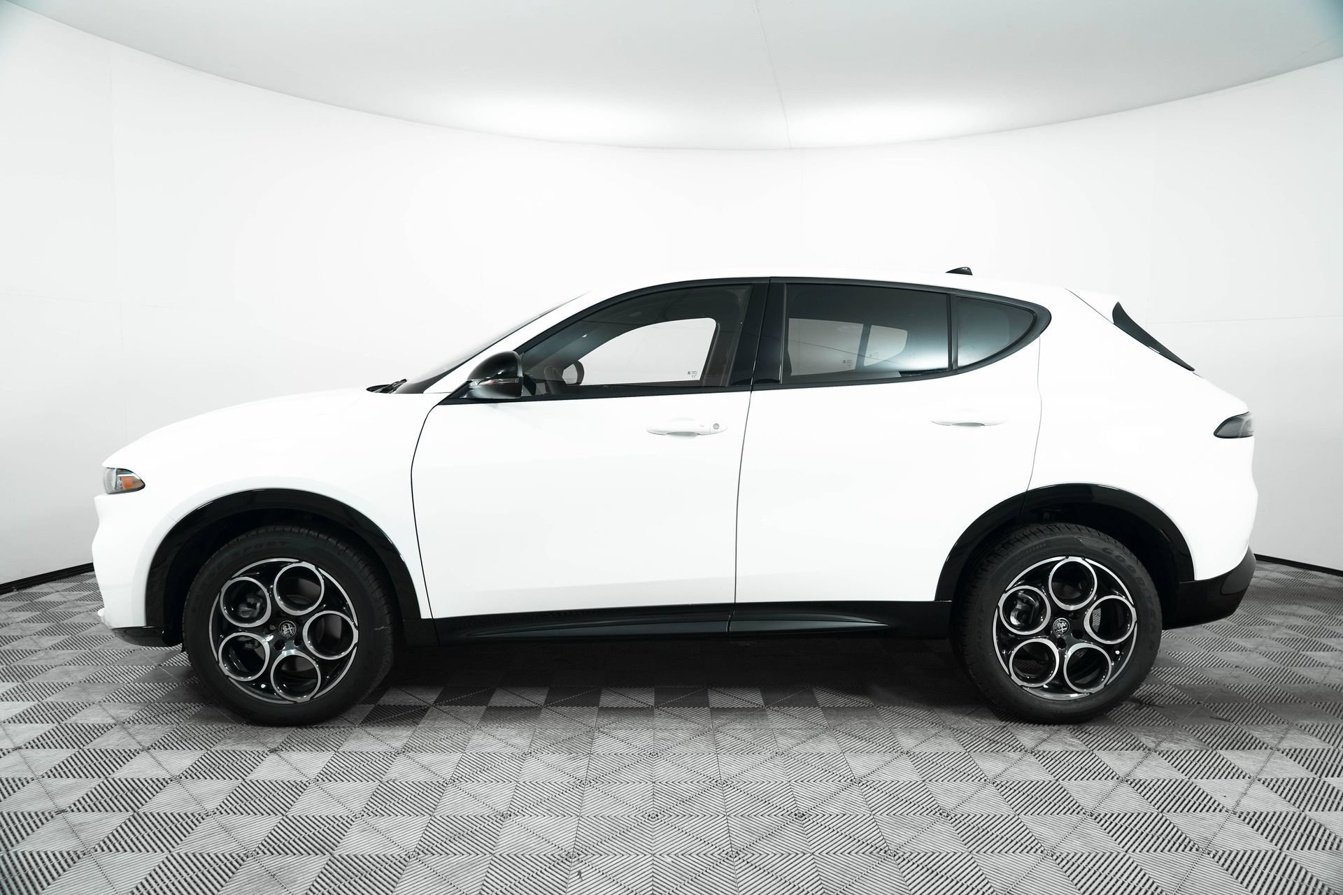 Used 2025 Alfa Romeo Tonale AWD/4WD image 4