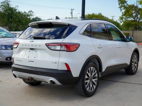 Used 2020 Ford Escape Titanium image 6