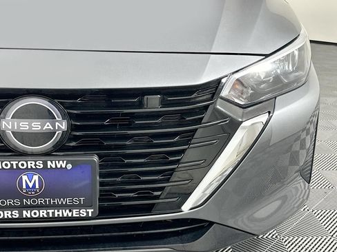 Used 2025 Nissan Sentra SV FWD image 4