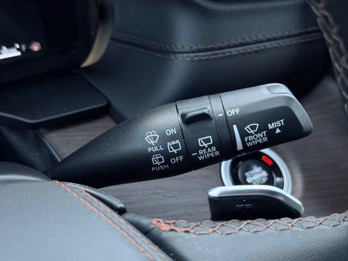 Certified 2025 Jeep Grand Cherokee Summit AWD/4WD image 33