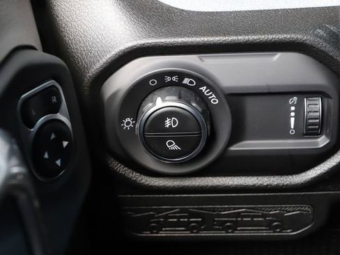 New 2026 Jeep Gladiator Sport AWD/4WD image 36