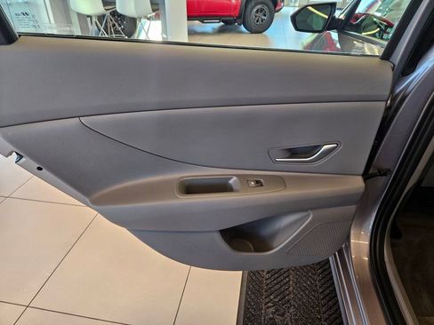 Used 2024 Hyundai Elantra SEL image 25