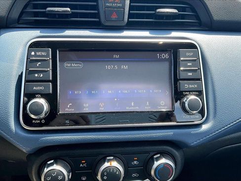 Used 2025 Nissan Versa SV FWD image 15