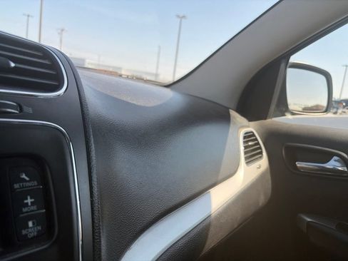 Used 2016 Dodge Journey SXT FWD image 21