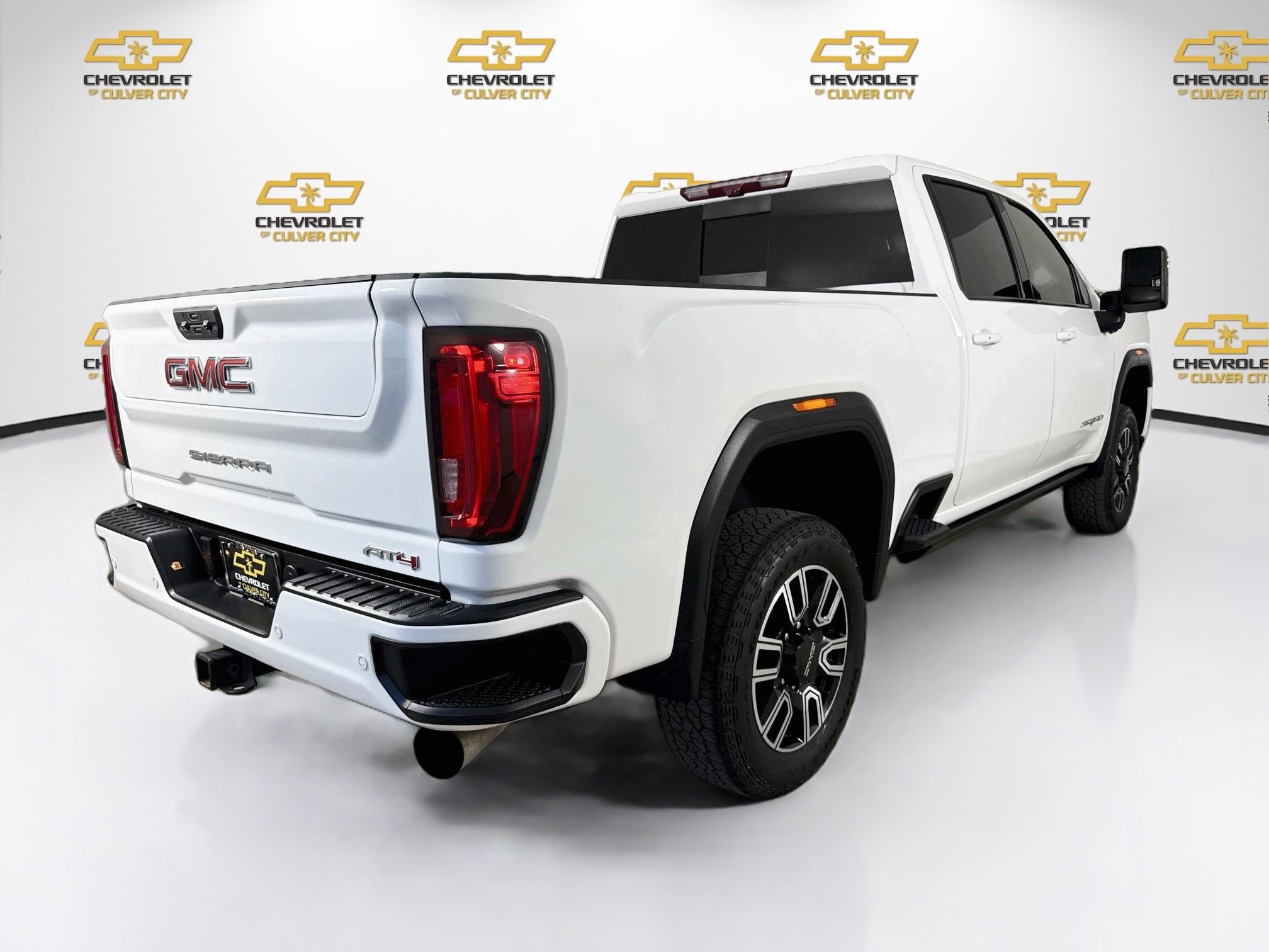 Used 2023 GMC Sierra 2500 AT4 w/ AT4 Premium Plus Package AWD/4WD image 8