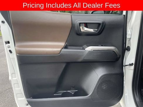Used 2017 Toyota Tacoma Limited w/ Tow Package AWD/4WD image 15