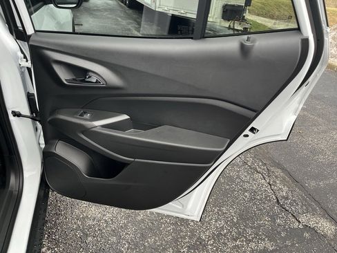 New 2026 Chevrolet Trax RS w/ Sunroof Package image 24