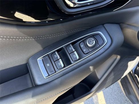 Used 2025 Subaru Outback Limited image 12