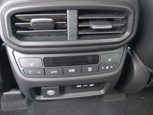 Used 2024 Honda Pilot Elite image 10
