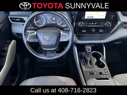 Certified 2024 Toyota Highlander LE FWD image 19