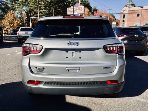 Used 2022 Jeep Compass Latitude w/ Sun and Sound Group image 11