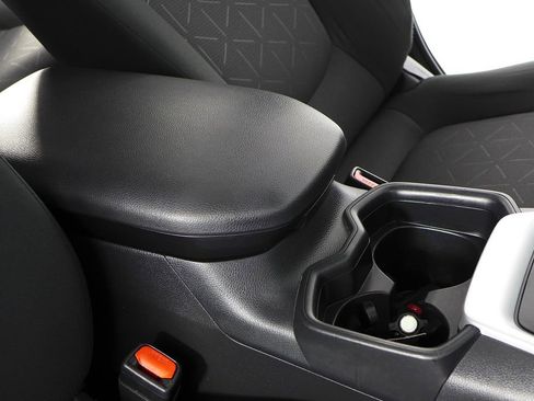 Used 2020 Toyota RAV4 XLE image 16