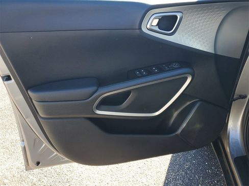 Used 2023 Kia Soul LX w/ Option Group 015 image 8